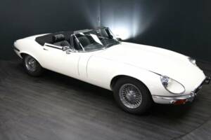 Image 36/49 de Jaguar Type E V12 (1974)