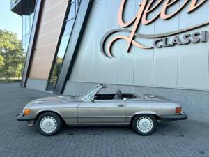 Image 3/50 of Mercedes-Benz 560 SL (1987)