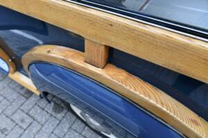 Image 25/50 of Morris Minor 1000 Traveller (1969)