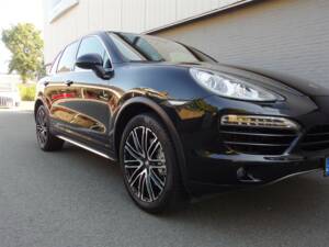 Image 18/96 of Porsche Cayenne S Diesel (2013)