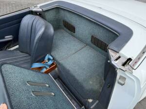 Image 34/50 of Mercedes-Benz 280 SL (1968)
