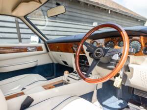 Bild 27/70 von Aston Martin V8 EFi (1988)