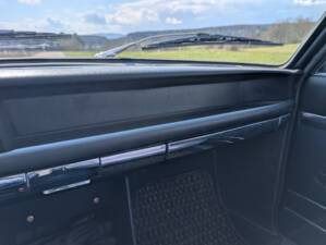 Image 39/41 of BMW 2002 (1968)