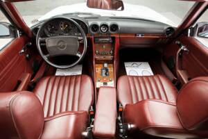 Image 24/48 of Mercedes-Benz 560 SL (1988)
