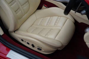 Image 19/50 of Ferrari California (2010)