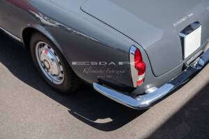 Image 13/31 of Alfa Romeo 2600 Spider (1963)