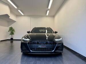 Image 4/28 de Audi RS6 Avant (2019)