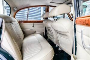 Image 15/24 de Jaguar Mk II 3.8 (1962)