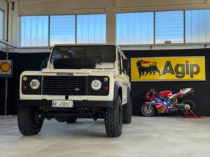 Image 2/45 de Land Rover Defender 110 (1991)