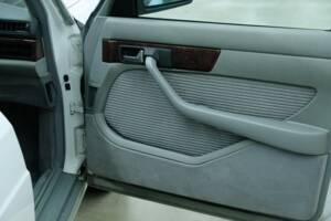 Bild 19/50 von Mercedes-Benz 500 SE (1990)