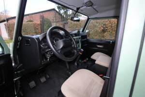 Bild 16/24 von Land Rover Defender 110 Heritage (2015)