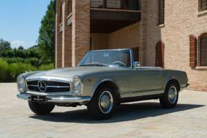 Image 11/50 de Mercedes-Benz 230 SL (1965)