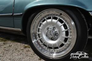 Image 36/75 de Mercedes-Benz 560 SL (1986)