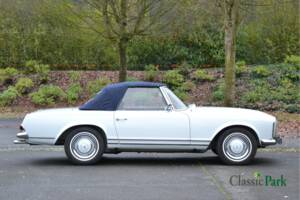 Image 26/50 of Mercedes-Benz 250 SL (1966)
