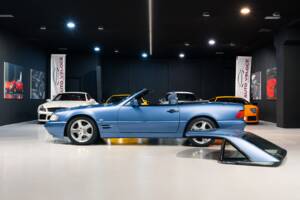 Image 2/35 of Mercedes-Benz SL 320 (1998)