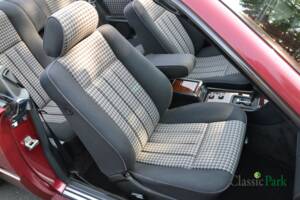 Bild 33/50 von Mercedes-Benz E 200 (1994)