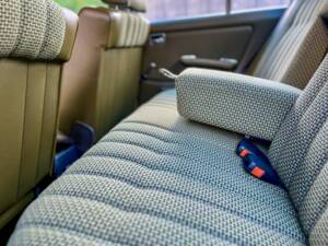 Image 130/139 of Mercedes-Benz 240 D (1978)