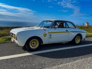 Image 4/99 of Alfa Romeo Giulia 1750 GT Am (1971)