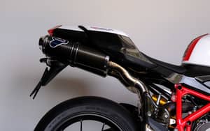 Image 17/98 of Ducati 1098 R (2010)