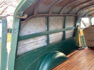 Image 20/34 of Chevrolet 3100 Panel (1955)