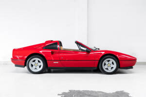 Imagen 3/38 de Ferrari 328 GTS (1987)