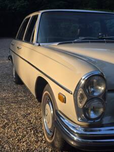 Image 5/62 of Mercedes-Benz 280 SE (1971)