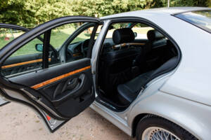 Image 16/31 of BMW 528i (1996)
