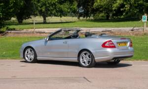 Image 3/50 of Mercedes-Benz CLK 55 AMG (2003)