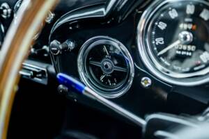 Image 40/50 de Aston Martin DB 4 (1960)