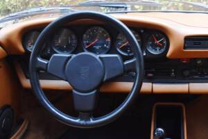 Image 21/37 de Porsche 911 Carrera 3.0 (1977)