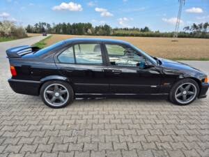 Image 8/49 of BMW 318is "Class II" (1994)