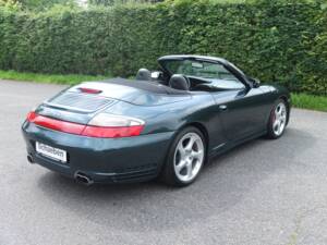 Bild 51/73 von Porsche 911 Carrera 4S (2004)