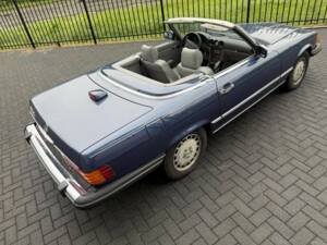 Image 9/46 de Mercedes-Benz 560 SL (1986)