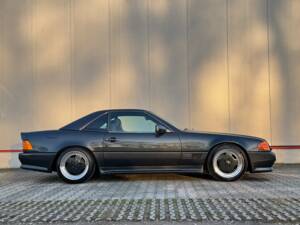 Image 2/37 de Mercedes-Benz 500 SL 6.0 AMG (1990)