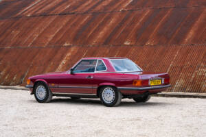 Afbeelding 6/36 van Mercedes-Benz 300 SL (1989)