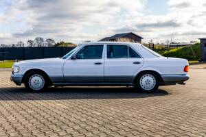 Image 2/175 of Mercedes-Benz 420 SE (1986)