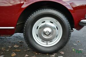 Immagine 34/38 di Peugeot 504 Convertible (1970)