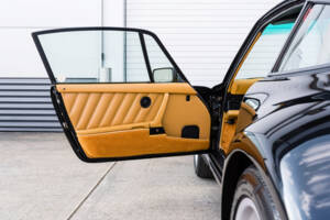 Image 55/67 de Porsche 911 Turbo 3.3 (1986)