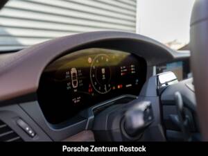 Obraz 14/32 pojazdu Porsche 911 Carrera 4S (1900)