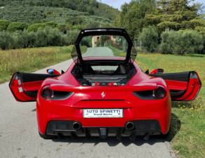 Bild 9/9 von Ferrari 488 GTB (2017)