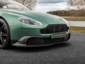 Image 35/65 de Aston Martin Vantage GT8 (2017)