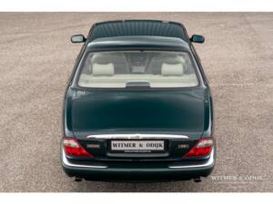 Bild 10/32 von Jaguar XJ 8 Executive (1998)