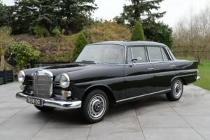 Afbeelding 12/50 van Mercedes-Benz 230 S (1967)