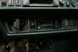 Immagine 20/50 di Mercedes-Benz 230 GE (SWB) (1993)