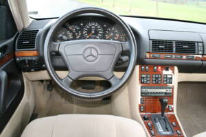 Immagine 34/69 di Mercedes-Benz 500 SE (1992)