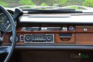 Image 38/49 of Mercedes-Benz 280 SE 3,5 (1972)