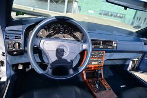 Image 15/18 de Mercedes-Benz SL 320 (1993)