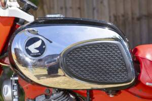 Bild 23/31 von Honda C 72 (1964)