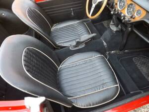 Image 14/50 of Triumph Spitfire Mk III (1968)