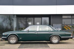 Image 3/29 de Jaguar XJ 12 (1992)